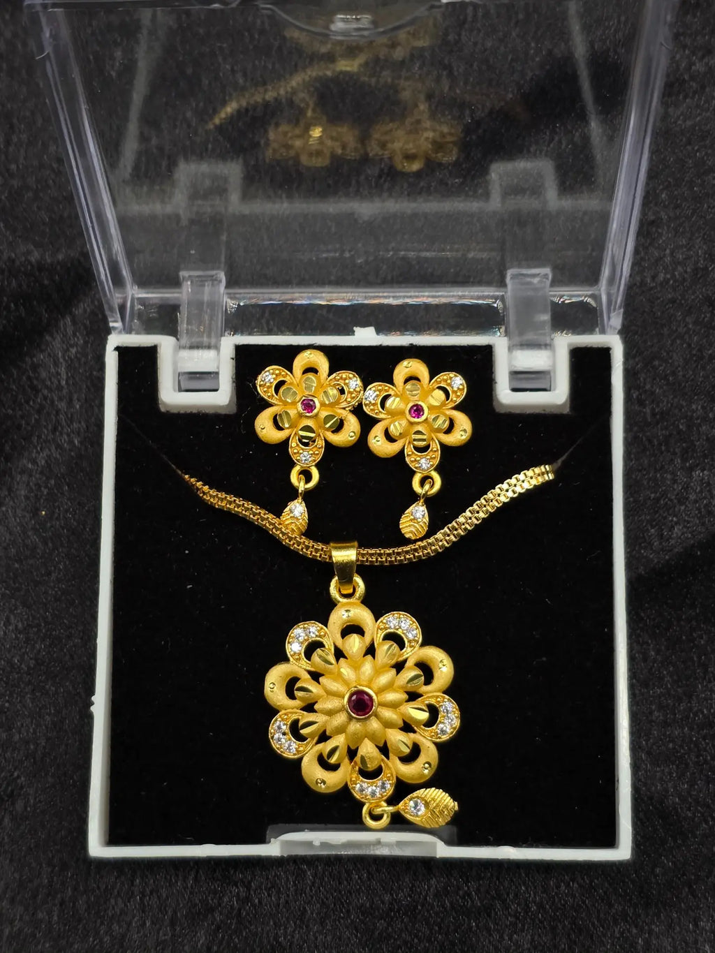 Sunflower 1 Gram Gold Plated Pendant Set | Visto Jewellery