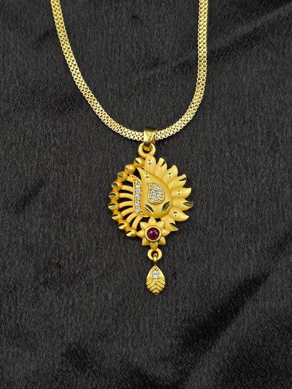 Palm Leaf 1 Gram Gold Plated Pendant Set | Visto Jewellery