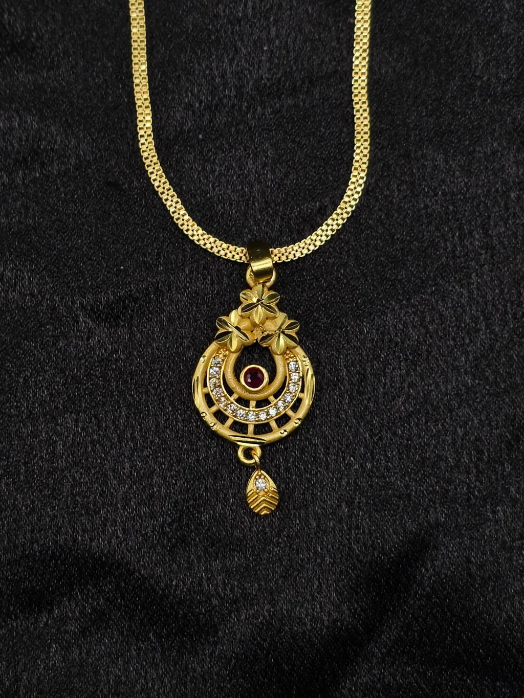 Circle Frame 1 Gram Gold Plated Pendant Set | Visto Jewellery