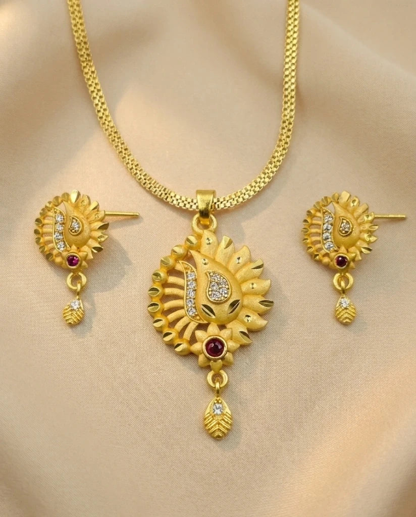 Palm Leaf 1 Gram Gold Plated Pendant Set | Visto Jewellery