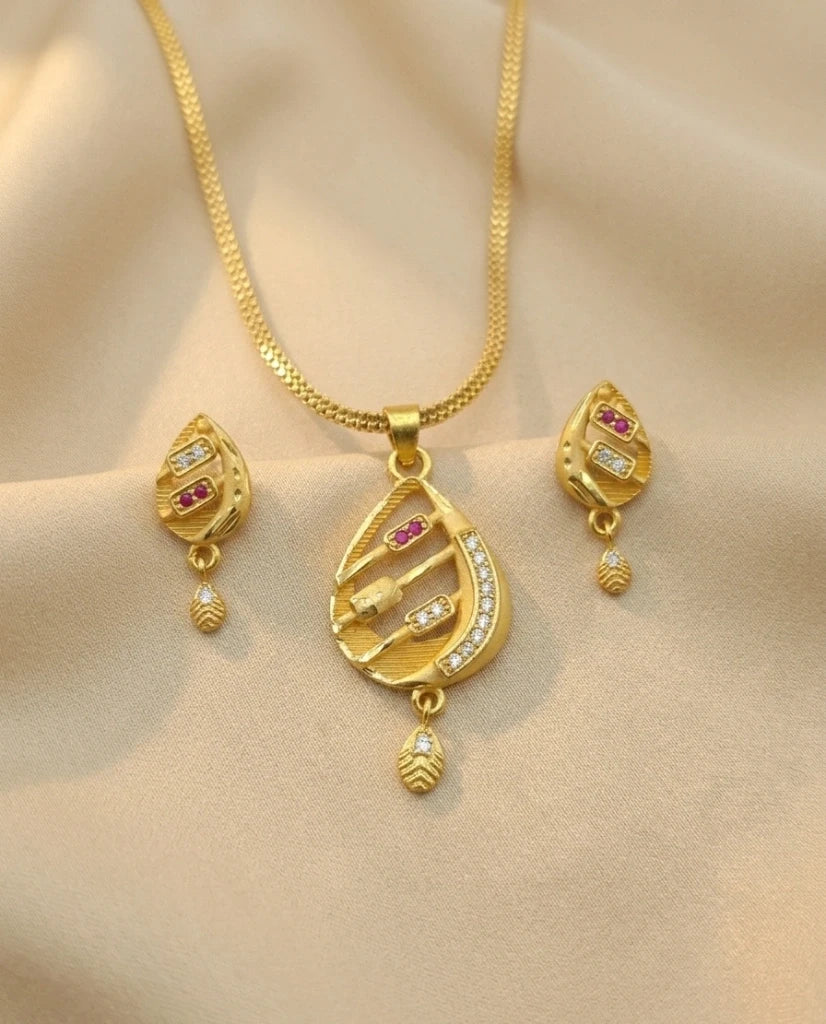 Floral Oval 1 Gram Gold Plated Pendant Set | Visto Jewellery