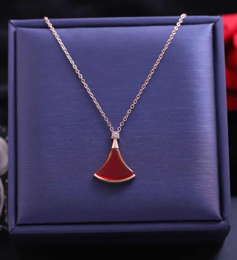 Premium daily wear Wine Blush chain pendant