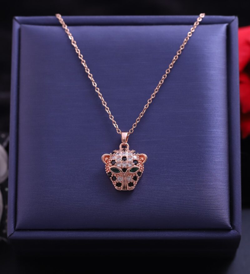 Premium daily wear Sparkle Bloom chain pendant