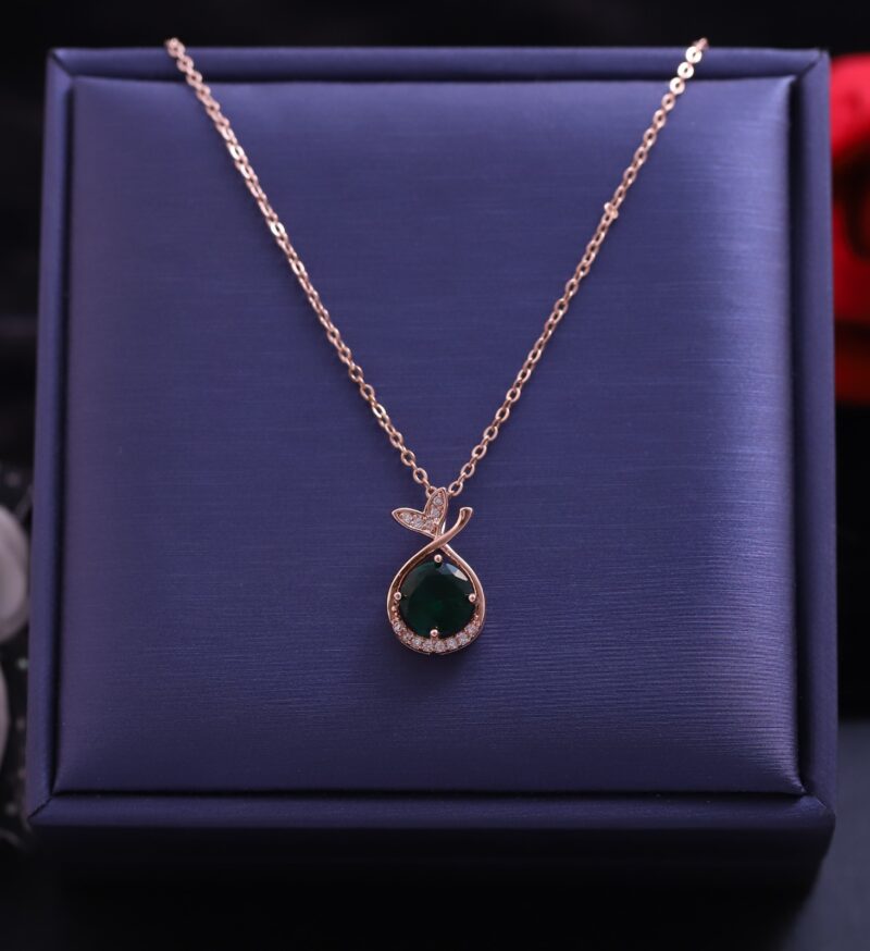 Premium daily wear Midnight Halo chain pendant